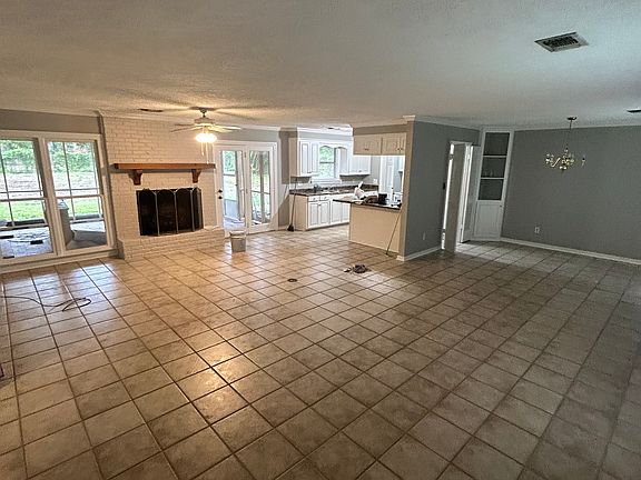 Living Room/Dining Room Area.