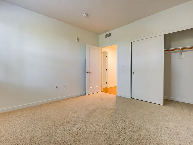 6tenEast — Photo 35
