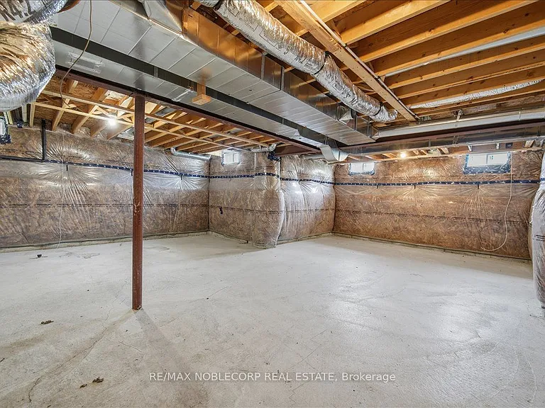 226 Bruce Cameron Dr — Photo 40