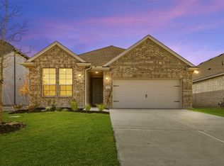 643 Southern Hills Dr, Red Oak, TX 75154