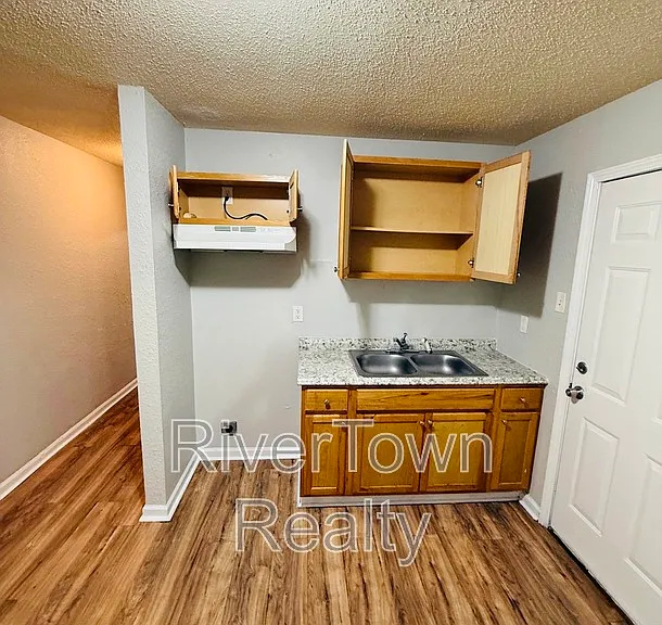 3046 Sinclair St — Photo 13