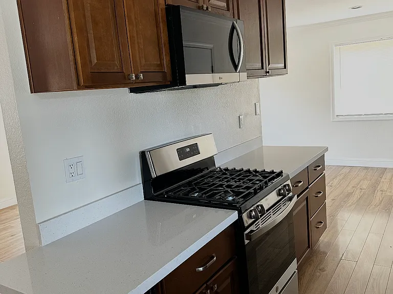 7617 Canterbury Ln — Photo 2