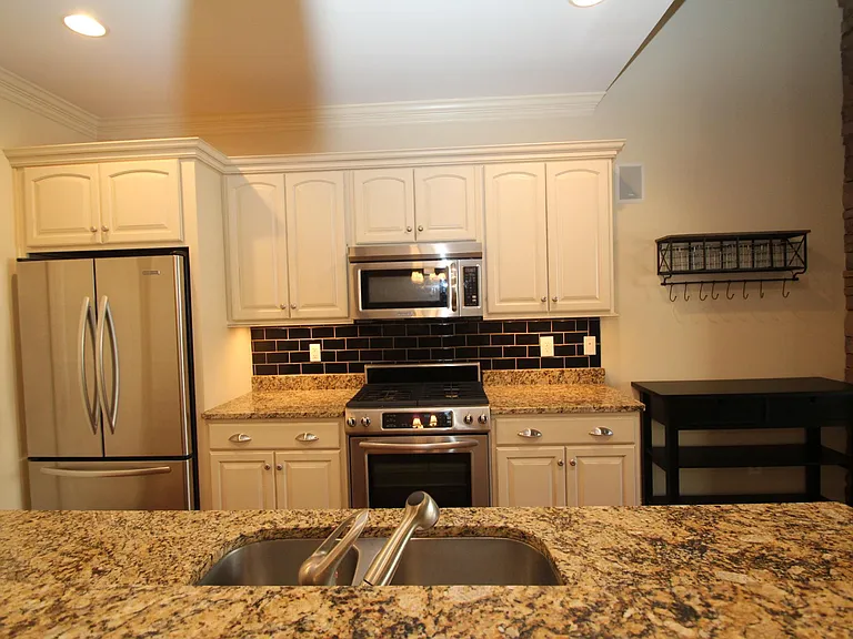 17 Edge Ct #A — Photo 9