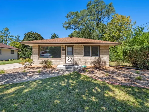 4124 West Woodale AVENUE, Brown Deer, WI 53209