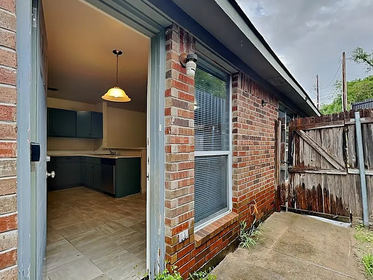 2955 Loving Ave — Photo 23