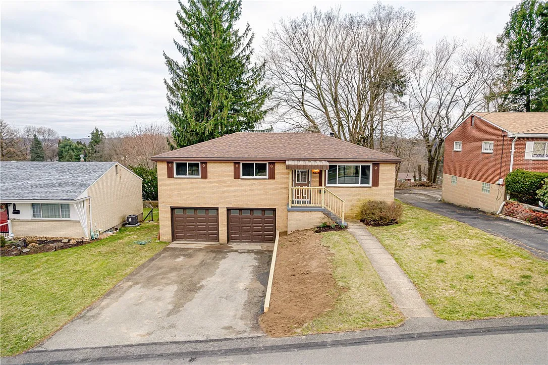 821 Macbeth Dr photo 1