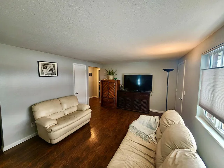 707 Rees Ct — Photo 8