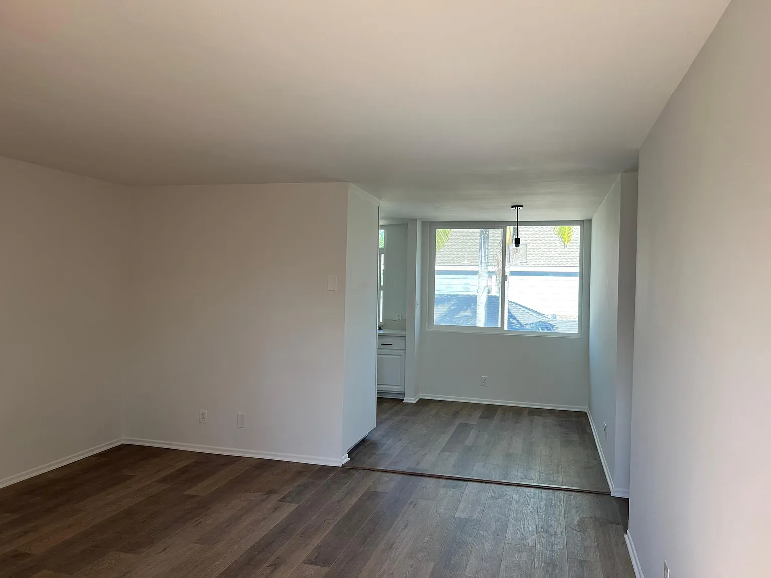 524 W Wilshire Ave — Photo 3