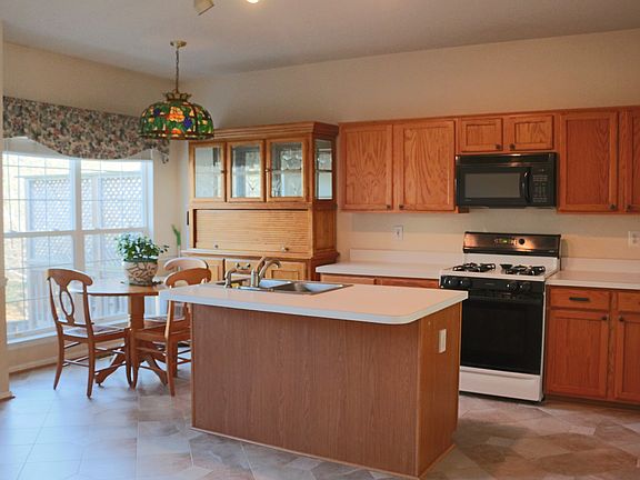 Kitchen / Breakfast Nook