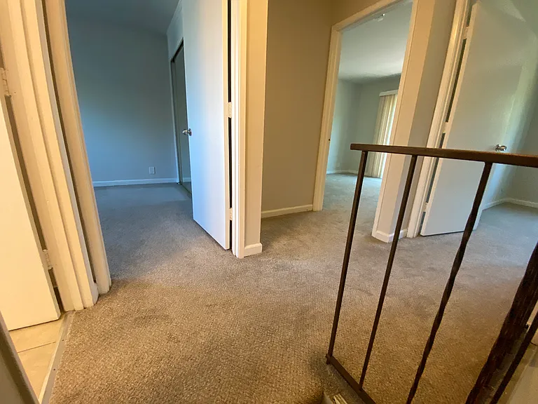 Farm Hill Manor — Photo 14