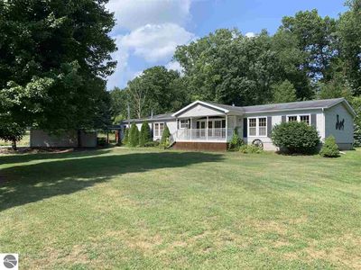 6928 Hubbardston Rd, Hubbardston, MI, 48845