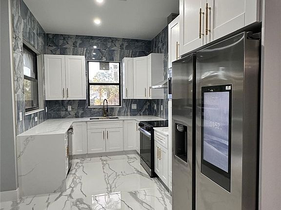 5th image of 1063 Plantation Rd