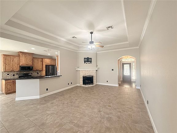 4th image of 228 Passendale Ln