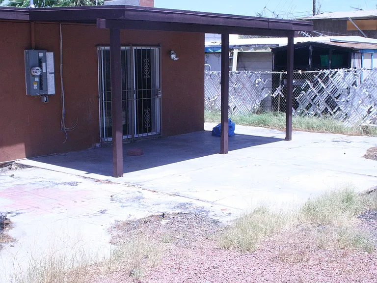 4943 Lana Dr — Photo 3