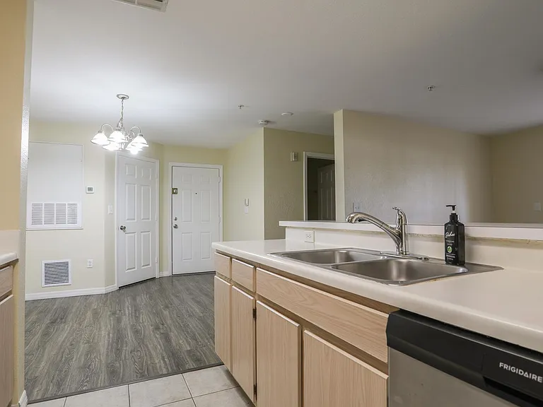 5451 Vineland Rd #2111 — Photo 5