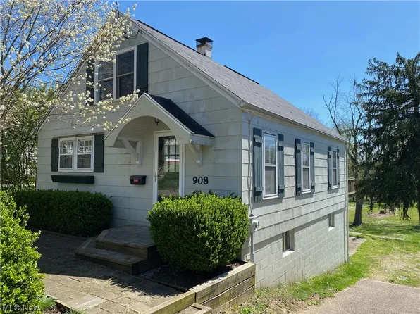908 Phillips St, Marietta, OH 45750