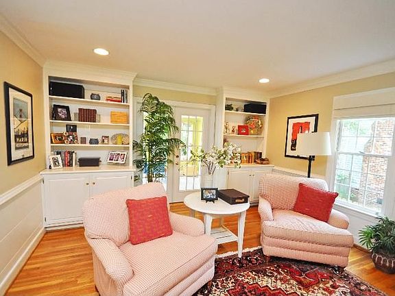 2nd image of 2847 W Waterford Way