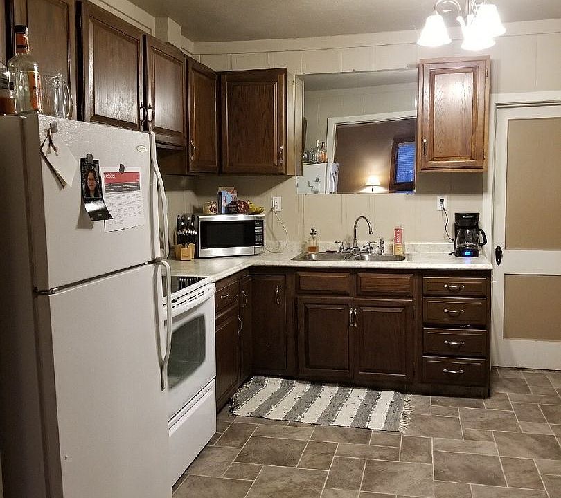2nd image of 405 5th Ave NW APT 1