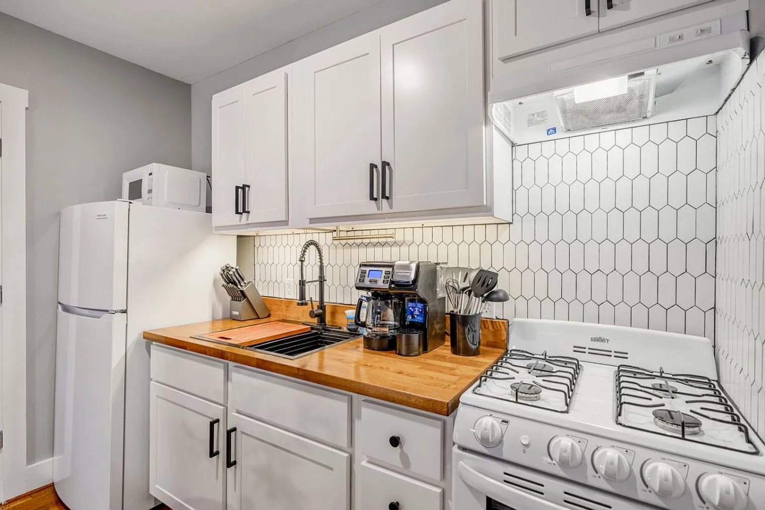 Studio, 1.0 bath, 505 sqft, $1,660 — Photo 3