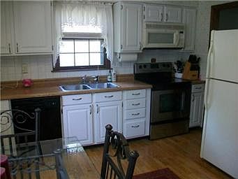 3rd image of 11819 E 56th St