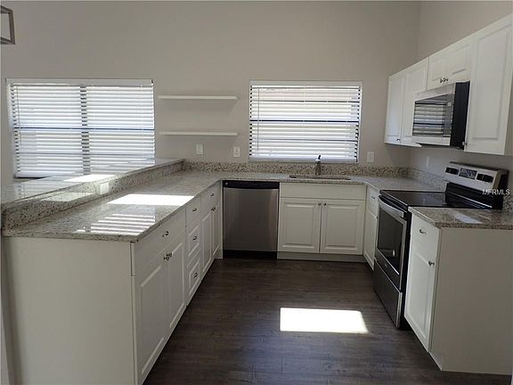4th image of 372 Copperstone Cir