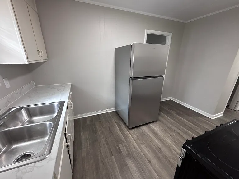 216 Granada Dr — Photo 5