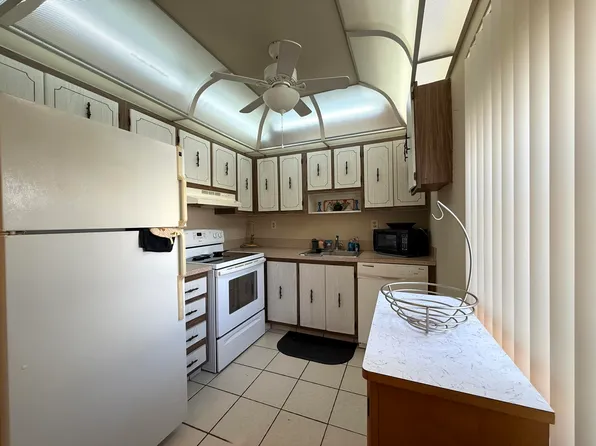 894 Flanders S, Delray Beach, FL 33484