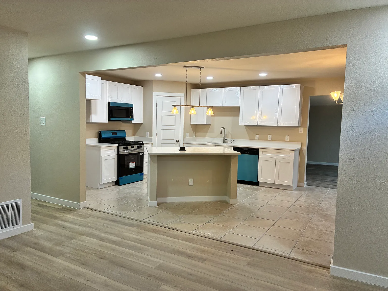 3 bed, 1528 sqft, $1,700 — Photo 3
