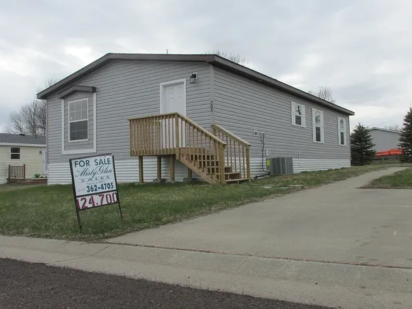 305 S Caley Pl, Sioux Falls, SD 57110