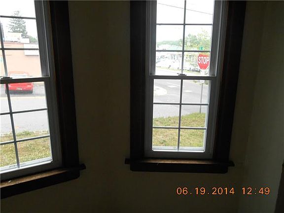 4th image of 2710 Lancaster Ave