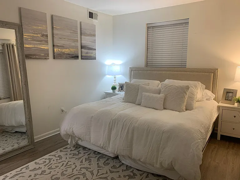 1812 N Queens Ln #217 — Photo 43