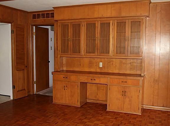 5th image of 1205 Glen Cove Dr