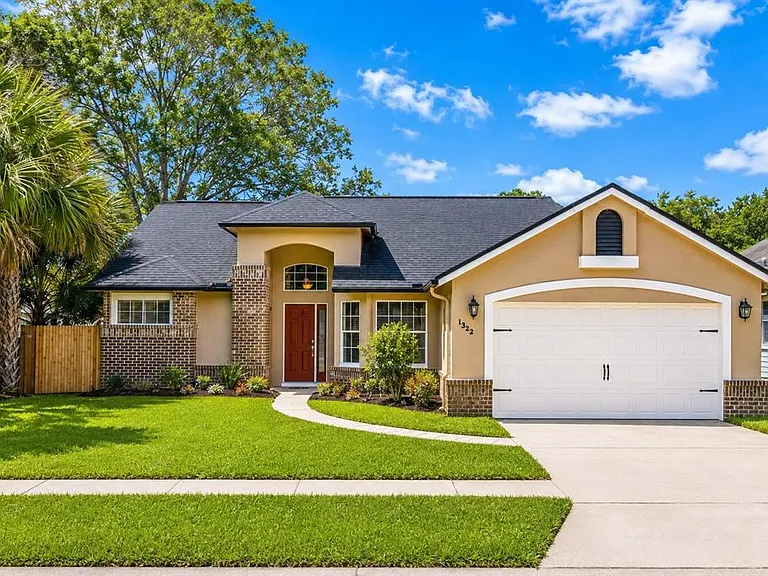 1322 American Elm Dr — Photo 1