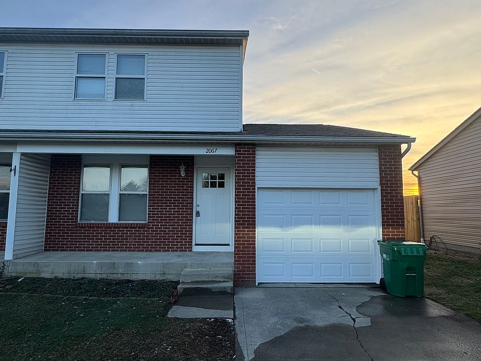 Front 1 car garage