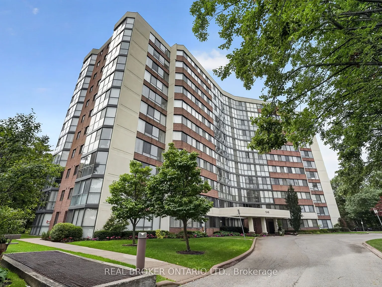 2 bed, $3,100 — Photo 1