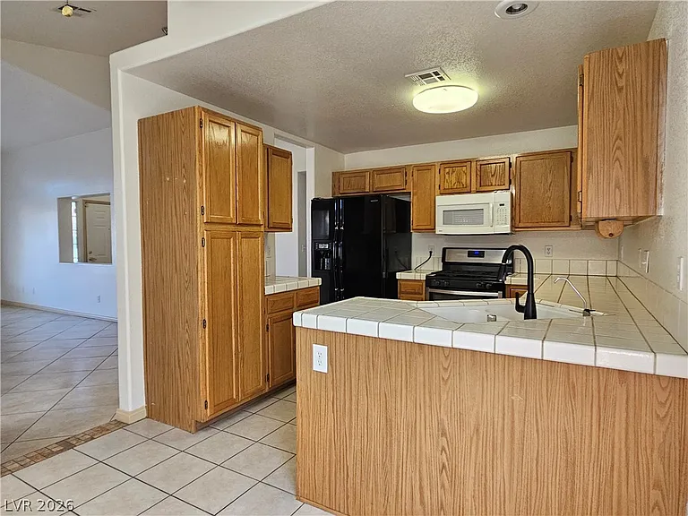 3569 Windy Bluff St — Photo 15