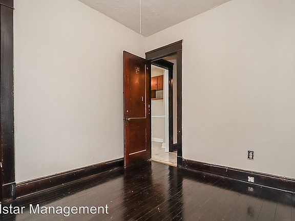 3rd image of 3548 E 106th St