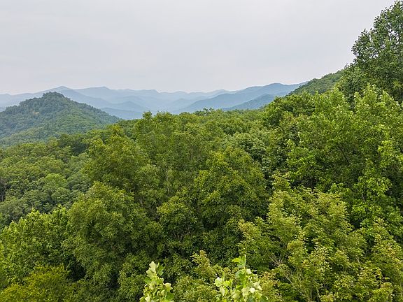 3rd image of 10 Parham Rdg