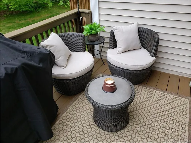 86 Otrobando Ave #6 — Photo 23