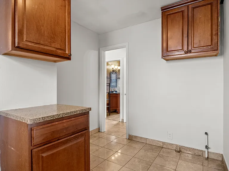 4645 Rosalie St — Photo 16
