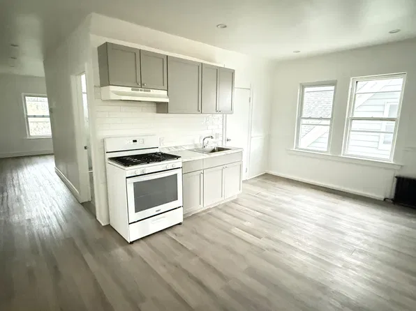 163 Deacon St Floor 3, Bridgeport, CT 06607