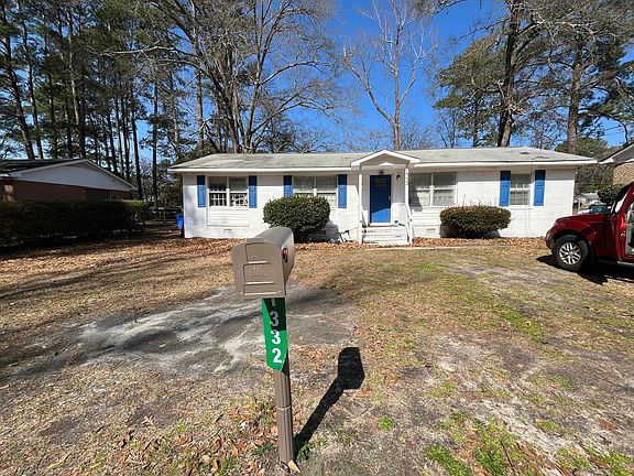 3rd image of 1332 Essex Pl