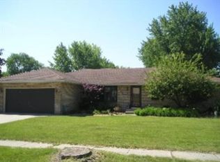 6749 James St, Portage, IN 46368