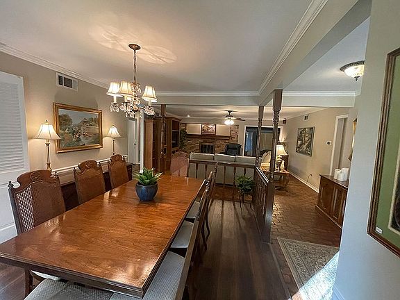 Dining adjacent to kitchen