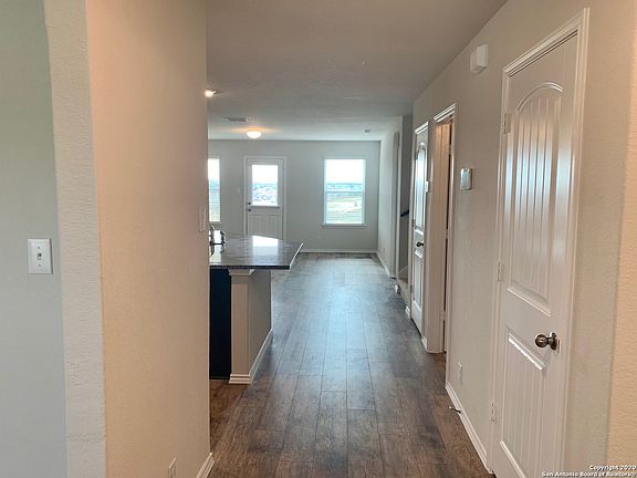 2nd image of 8054 Falcon Meadow