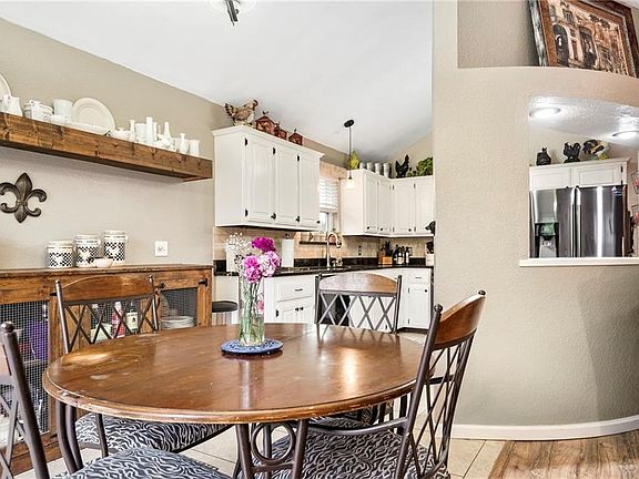 5th image of 10220 Bradford Way