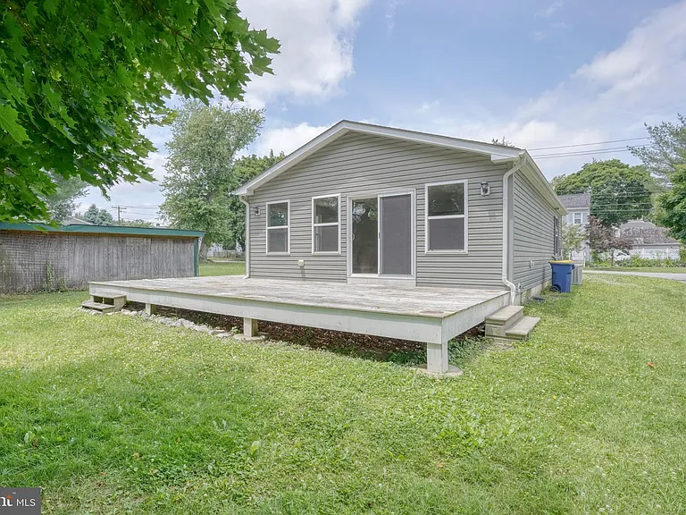 203 Hamilton St — Photo 26