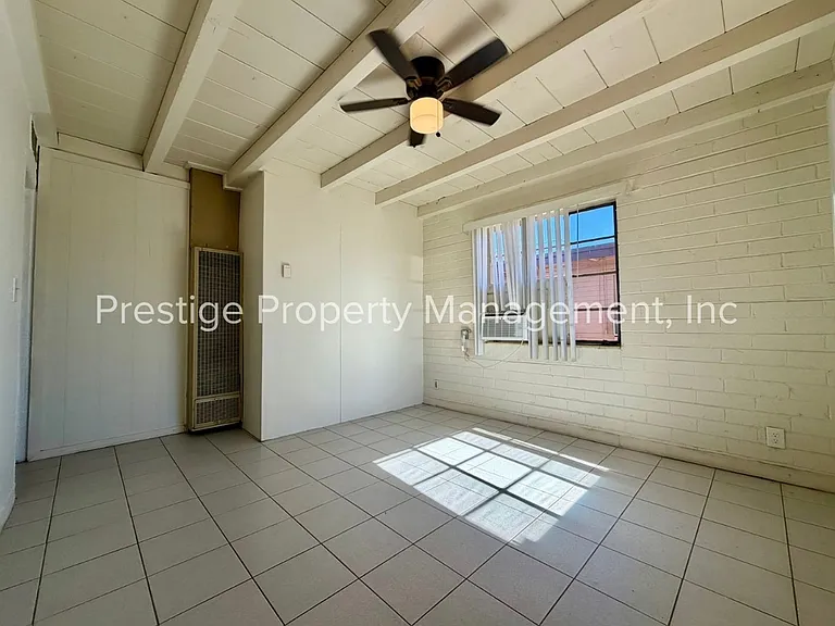 2201 E Grant Rd #19 — Photo 15