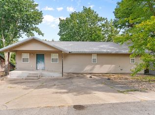 1317 Hillcrest Pl, Branson, MO 65616