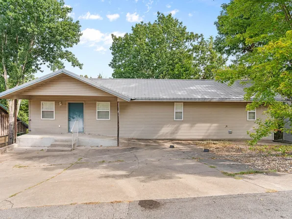 1317 Hillcrest Place, Branson, MO 65616